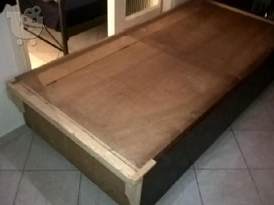 Μονό κρεββάτι και στρώμα
